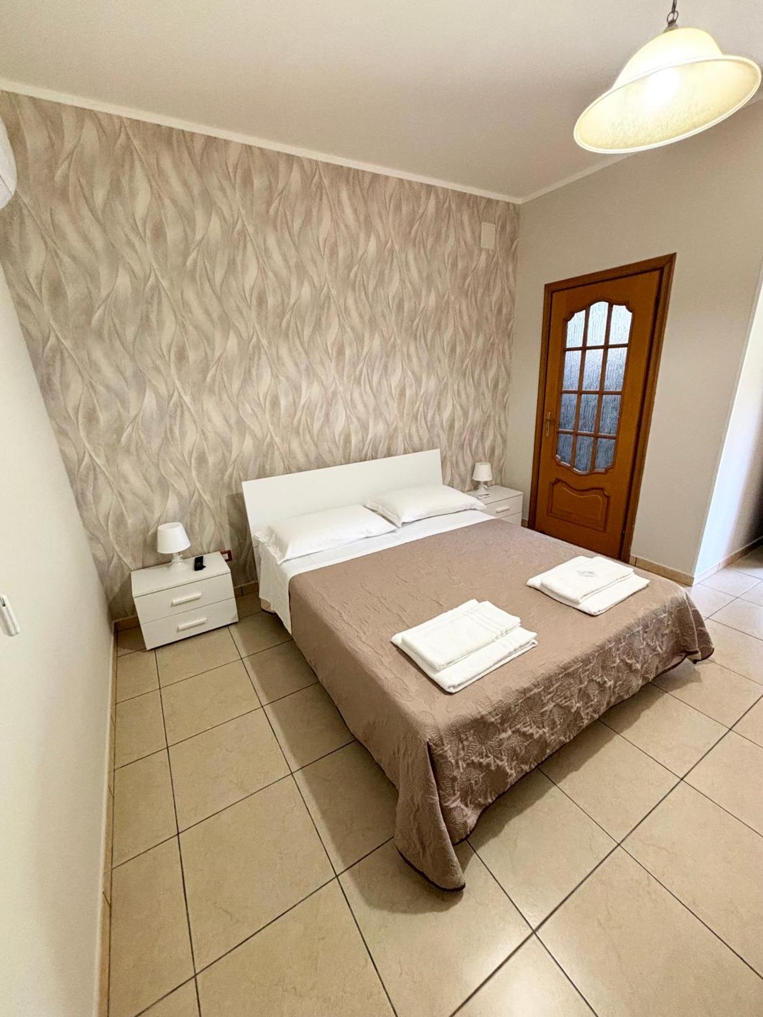 Rooms & Restaurant Il Castagneto Campagna Exterior foto