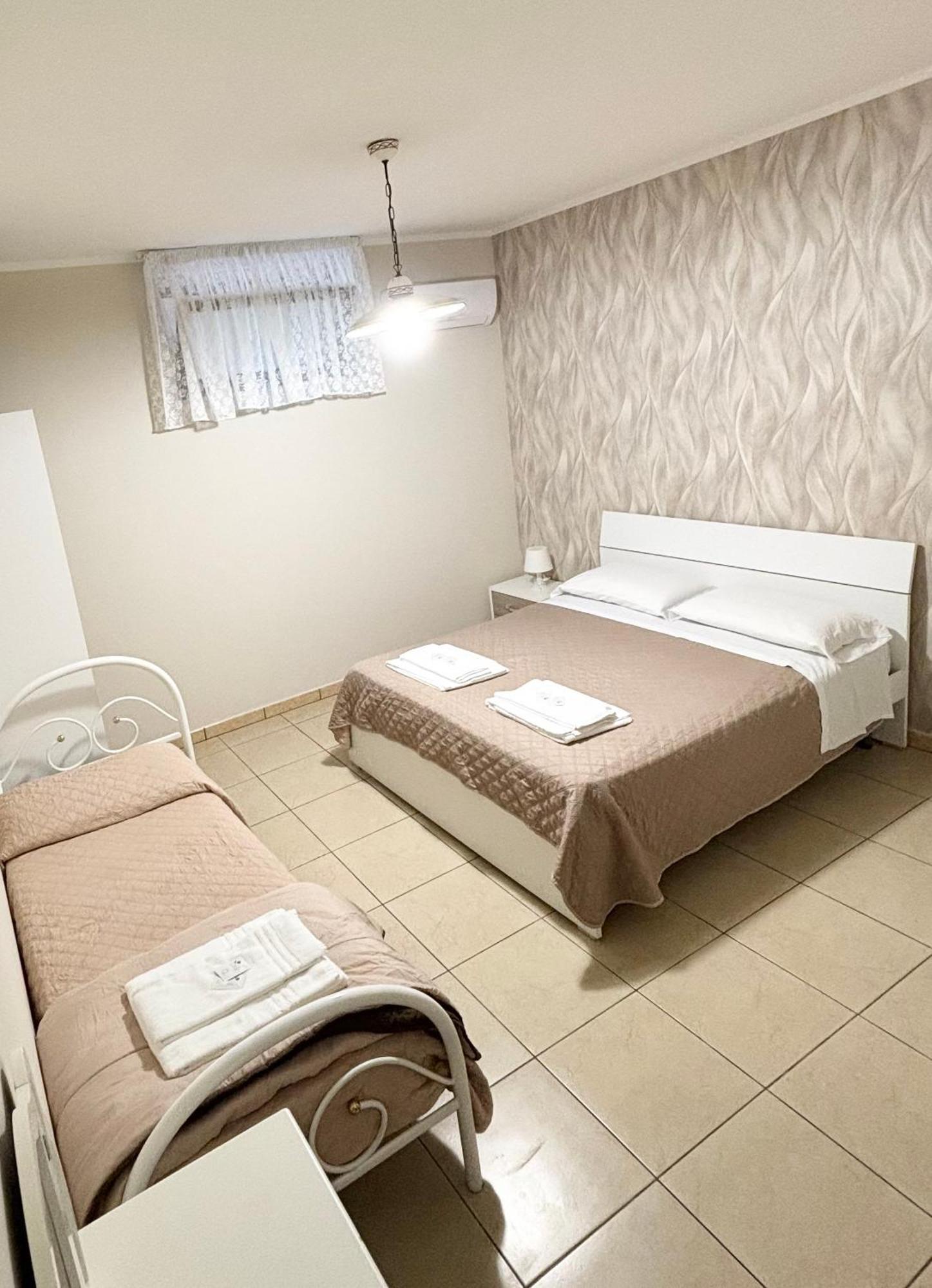 Rooms & Restaurant Il Castagneto Campagna Exterior foto